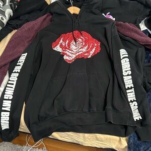 Juice wrld hoodie size xl slight rip in armpit